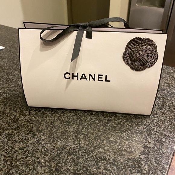 Gift box - Picture 1 of 3